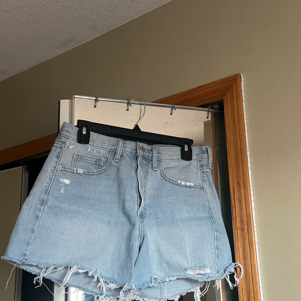 Universal Thread Light Wash Jean Shorts